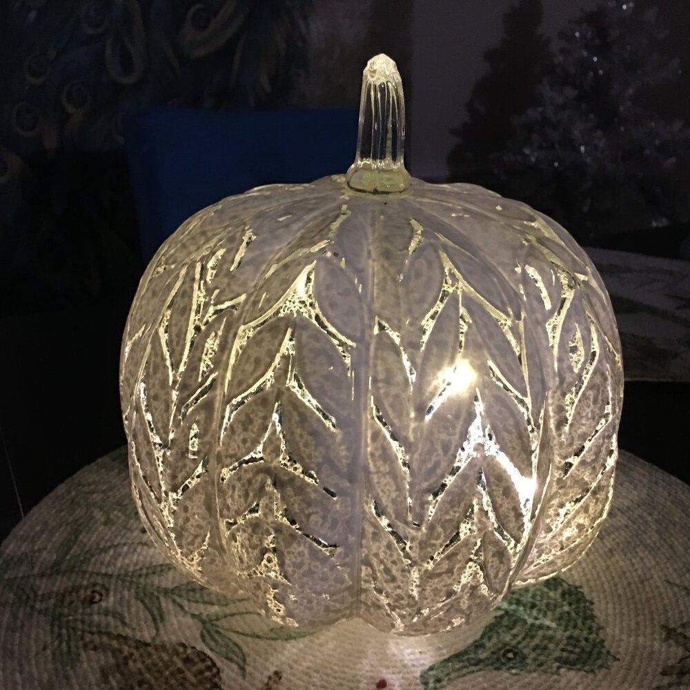 Fall Pumpkin Lights Up - White and Silver